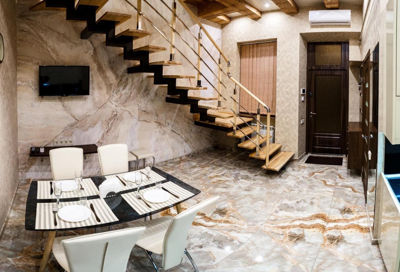 Apartments "The Cultural Capital" Vip Lviv Bagian luar foto