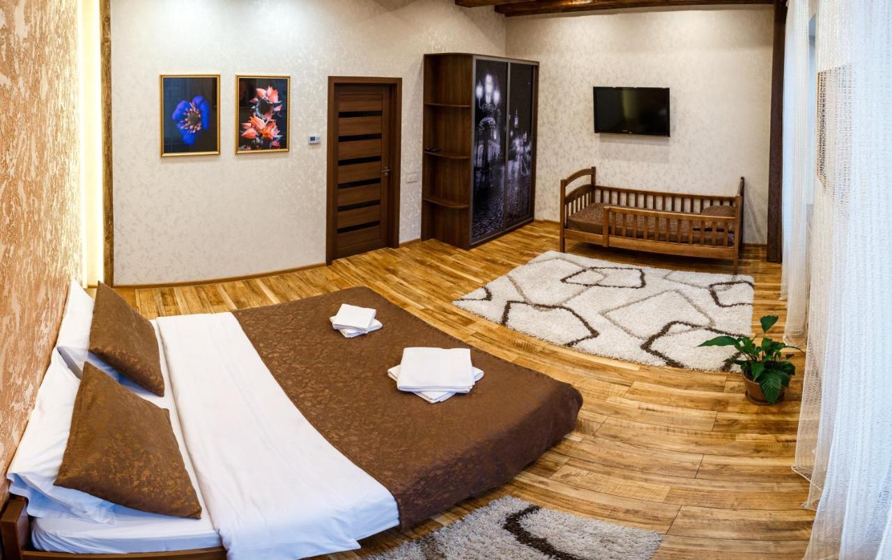 Apartments "The Cultural Capital" Vip Lviv Bagian luar foto